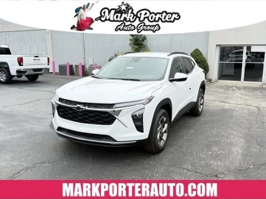 2025 Chevrolet Trax LT photo 1