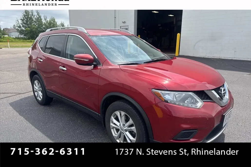 2015 Nissan Rogue SV photo 1