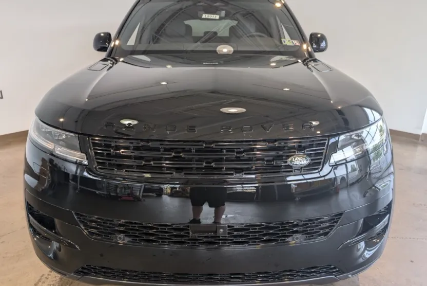 2025 Land Rover Range Rover Sport SE photo 1