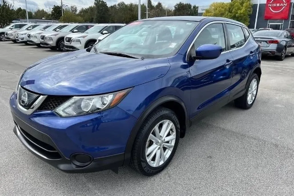 2018 Nissan Rogue Sport S photo 1