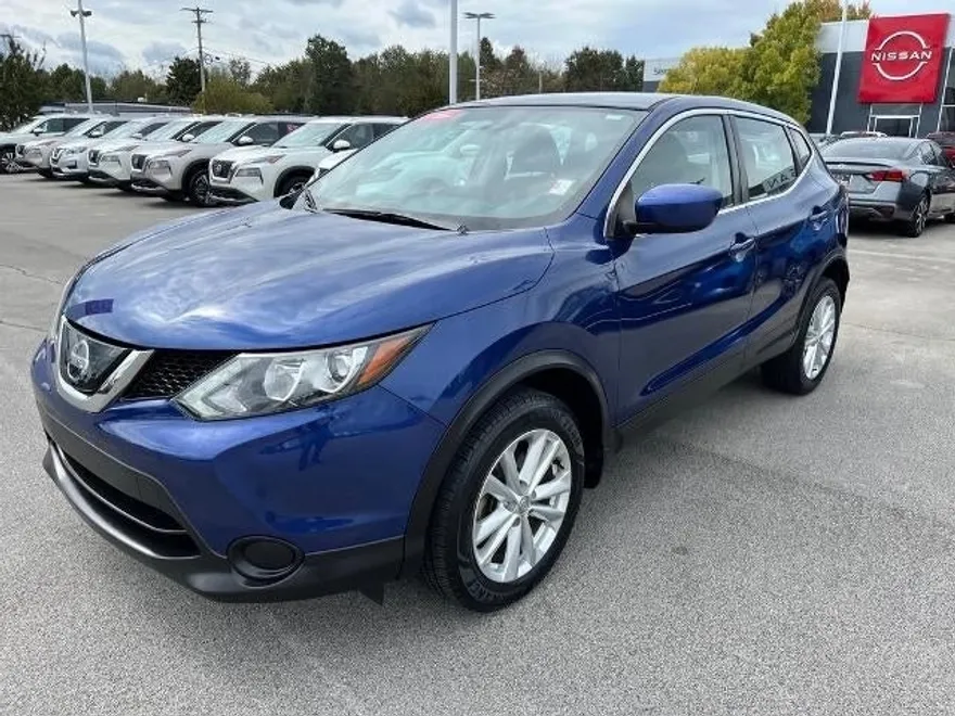 2018 Nissan Rogue Sport S photo 1