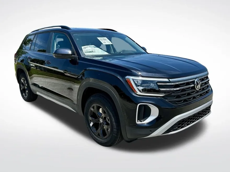 2025 Volkswagen Atlas Peak Edition SE photo 1