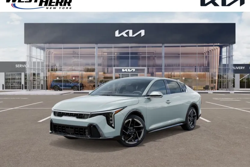 2025 Kia K4 GT-Line photo 1