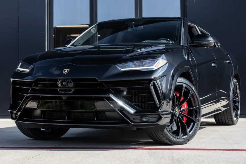 2023 Lamborghini Urus S photo 1