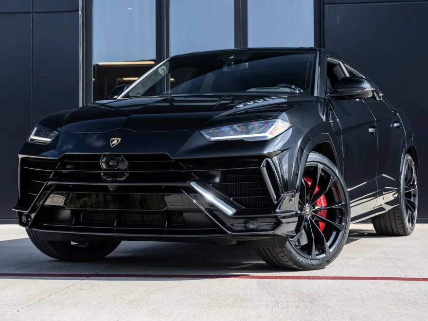 2023 Lamborghini Urus S photo 1