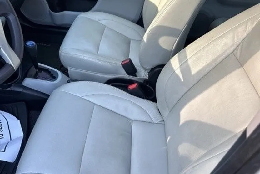 2012 Toyota Prius C photo 1