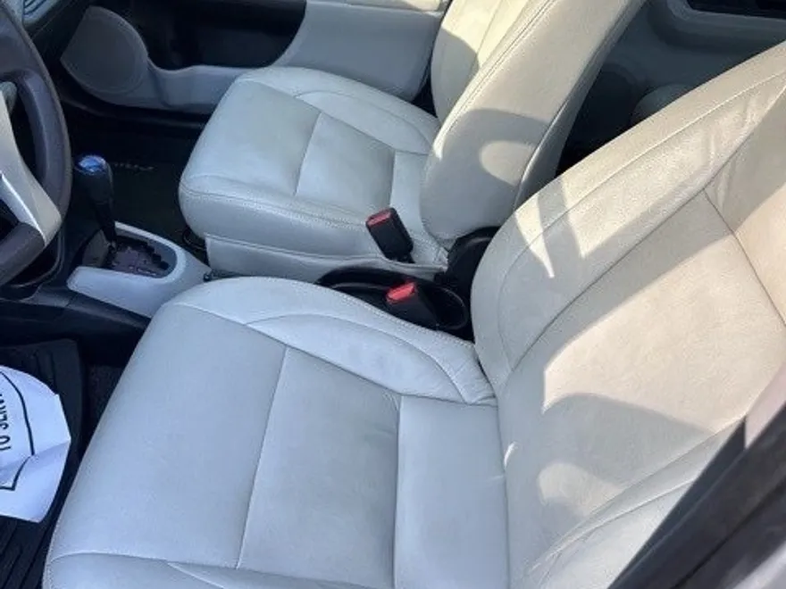 2012 Toyota Prius C photo 1