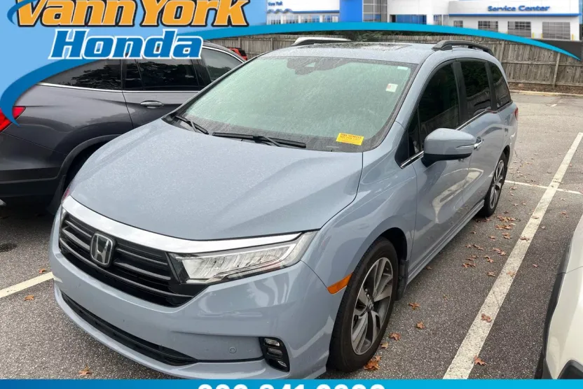 2024 Honda Odyssey Touring photo 1