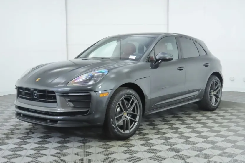 2025 Porsche Macan T photo 1