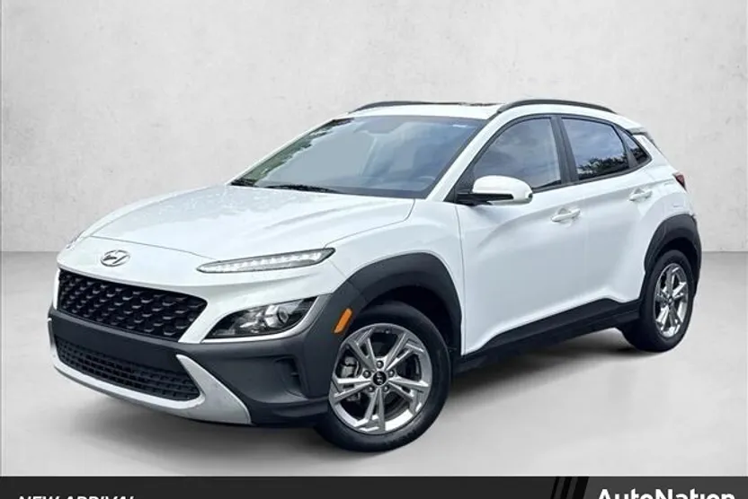 2022 Hyundai Kona SEL photo 1