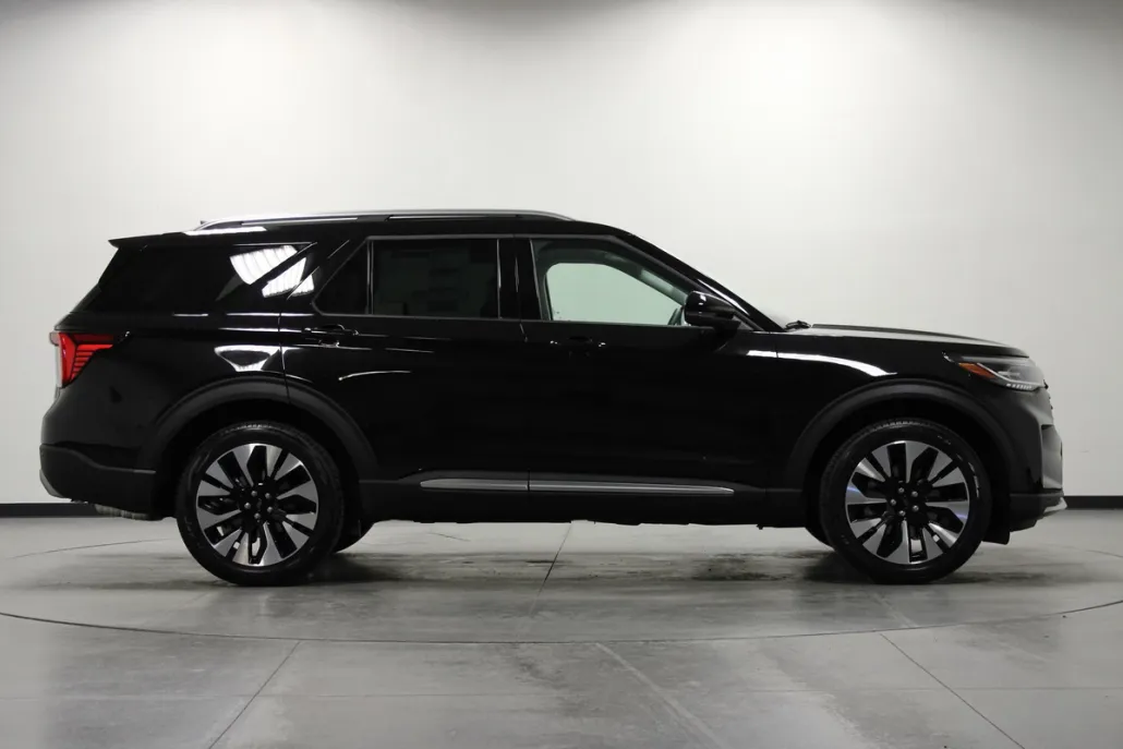 2025 Ford Explorer Platinum photo 1