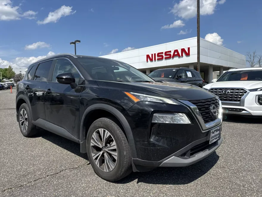 2022 Nissan Rogue SV photo 1