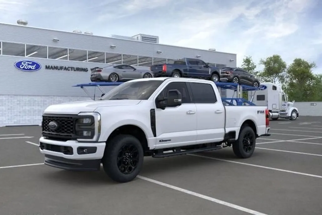 2025 Ford F-350 Lariat photo 1