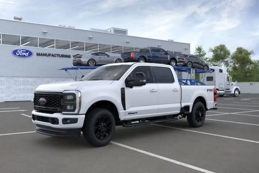 2025 Ford F-350 Lariat photo 1