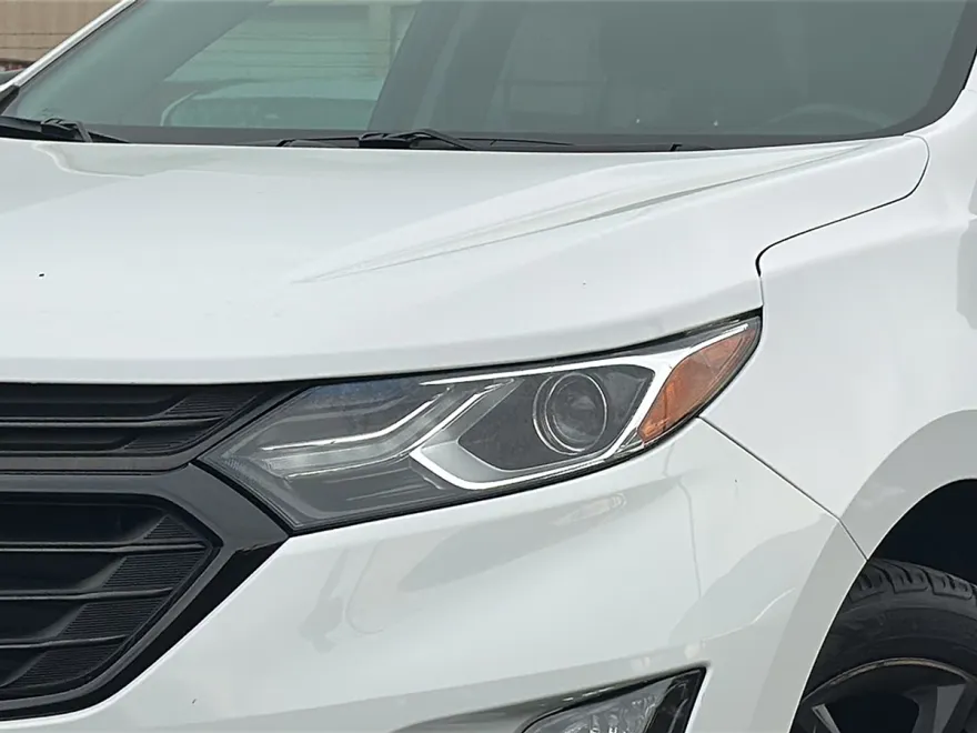 2021 Chevrolet Equinox LT photo 1