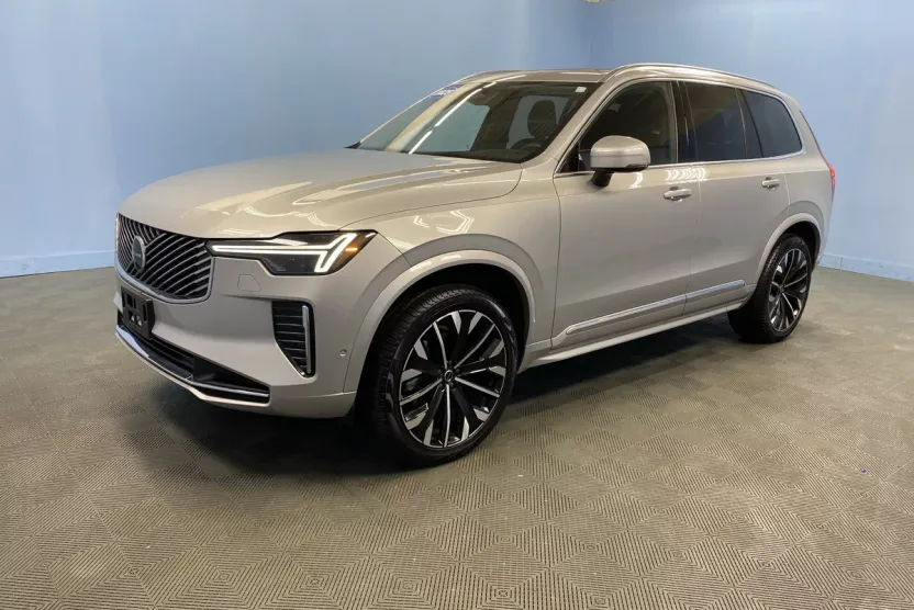 2025 Volvo XC90 Plus photo 1