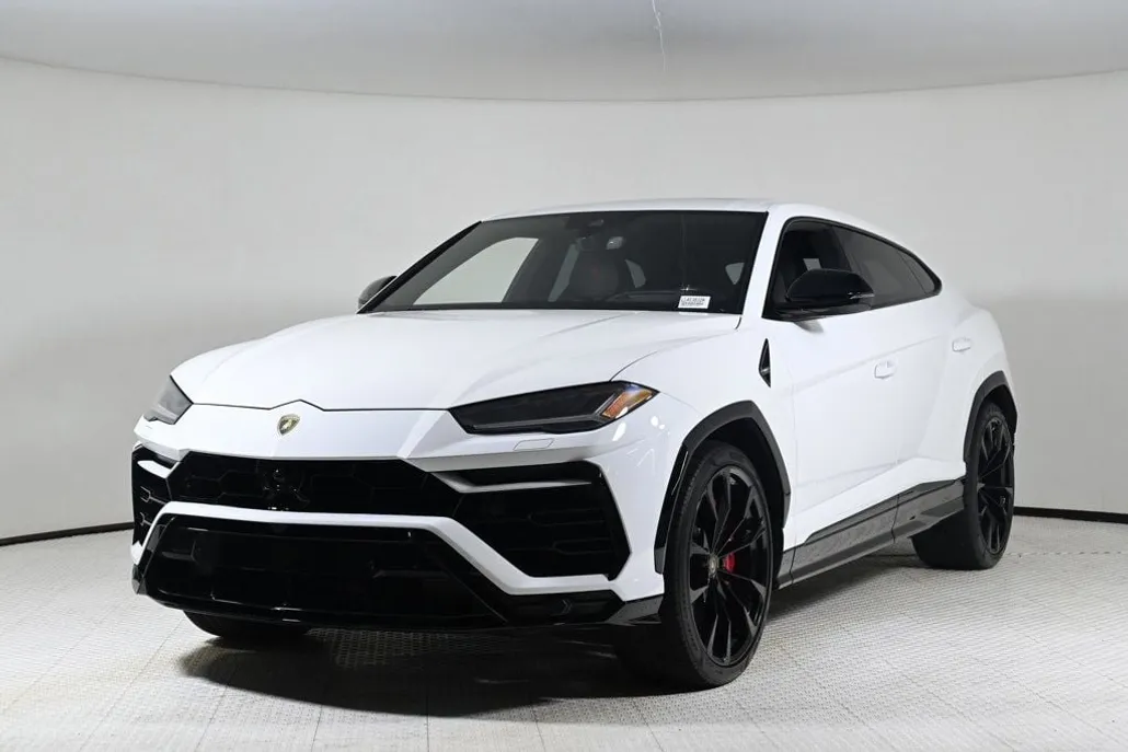 2022 Lamborghini Urus photo 1