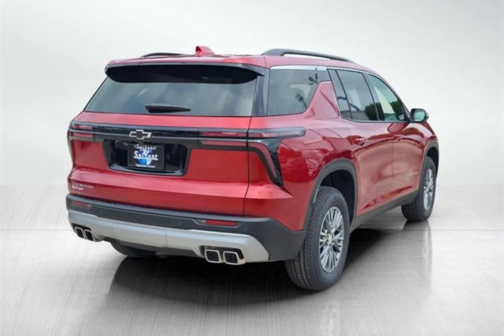 2025 Chevrolet Traverse photo 1