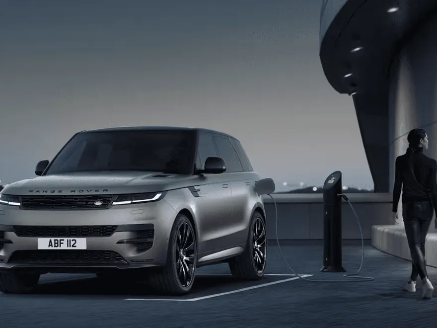 2025 Land Rover Range Rover SE photo 1