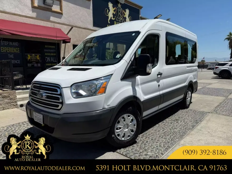 2017 Ford Transit XLT photo 1