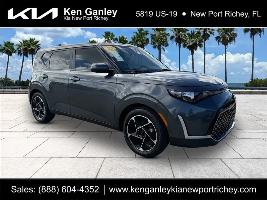 2023 Kia Soul EX photo 1