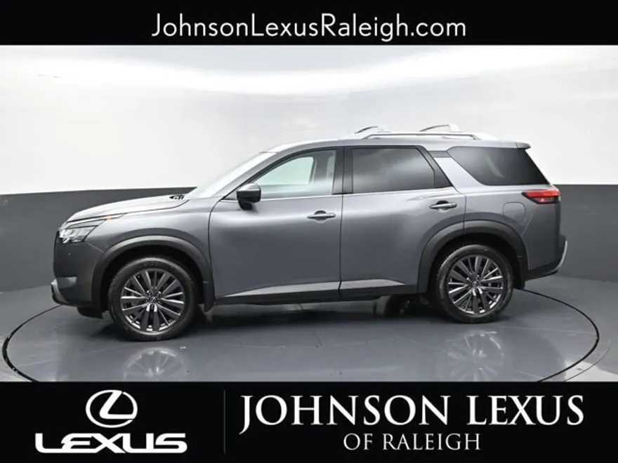 2023 Nissan Pathfinder SL photo 1