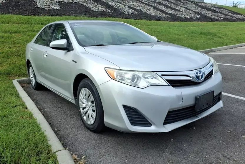 2014 Toyota Camry Hybrid XLE photo 1