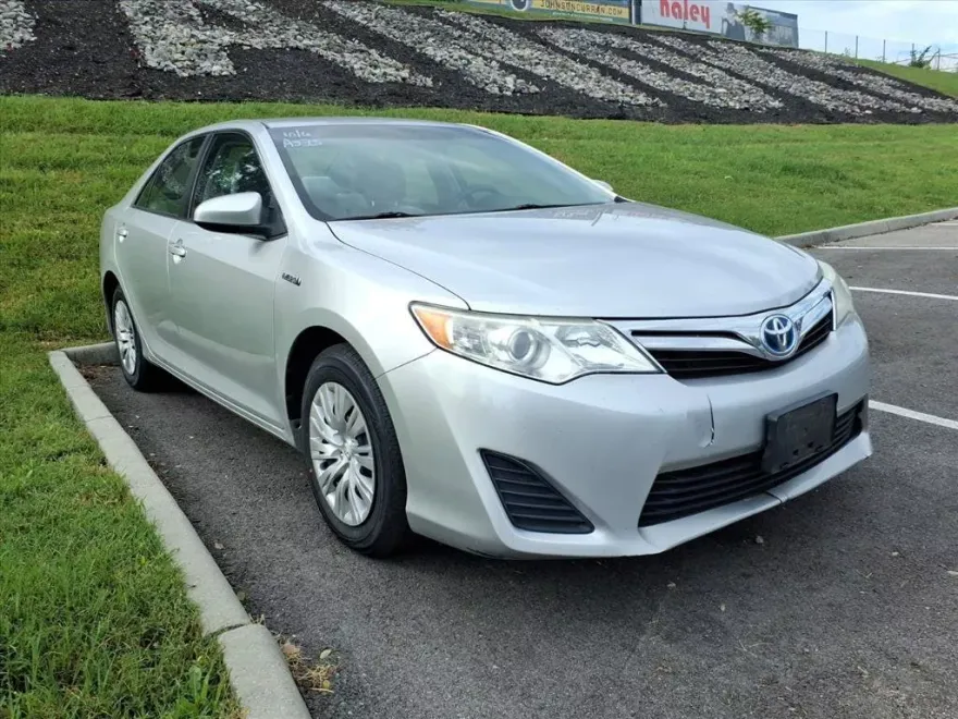 2014 Toyota Camry Hybrid XLE photo 1