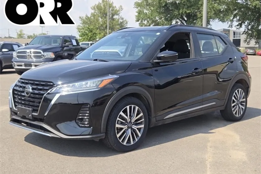 2024 Nissan Kicks SR photo 1