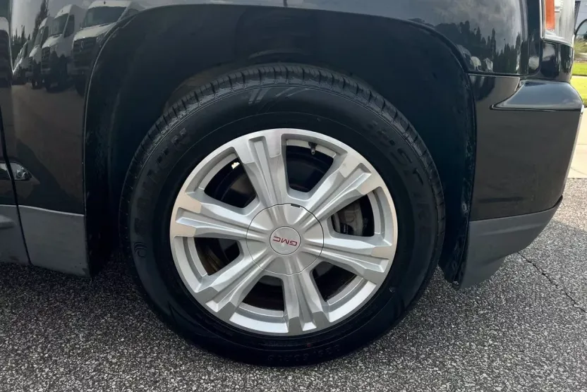 2017 Gmc Terrain SLE photo 1