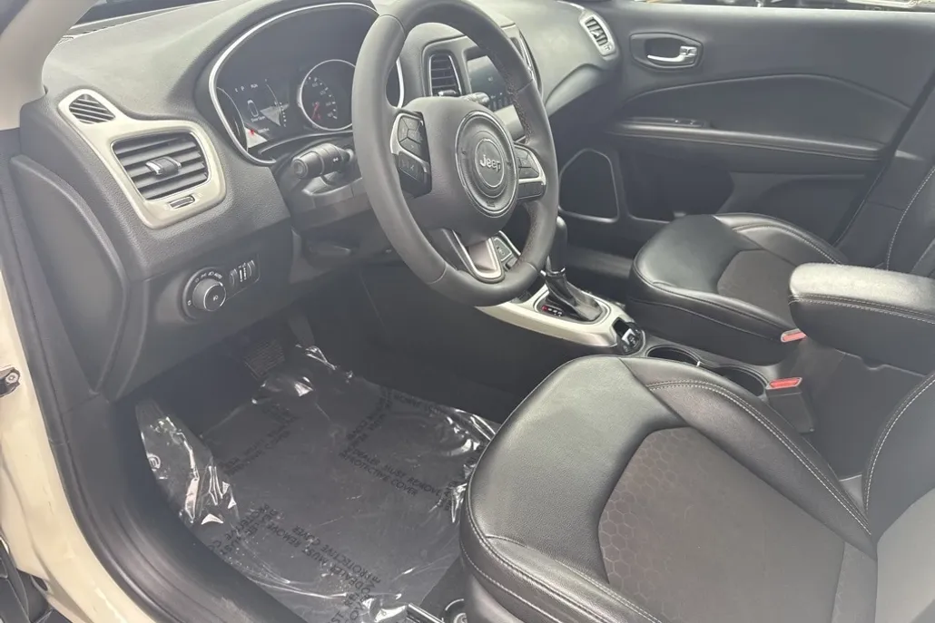 2021 Jeep Compass Latitude photo 1