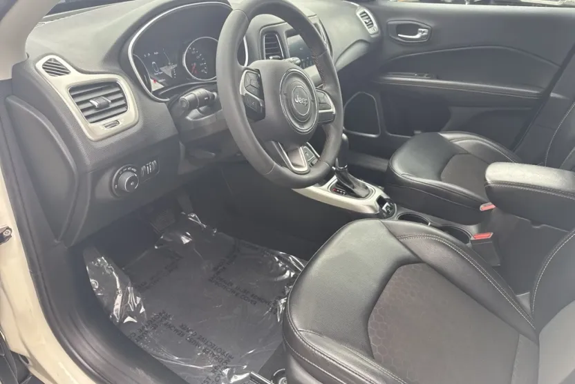 2021 Jeep Compass Latitude photo 1