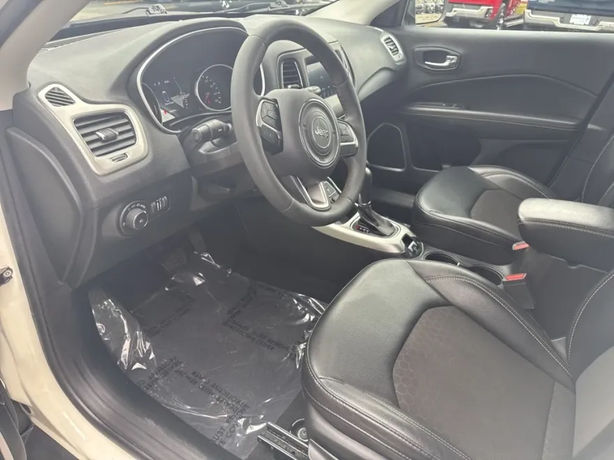 2021 Jeep Compass Latitude photo 1