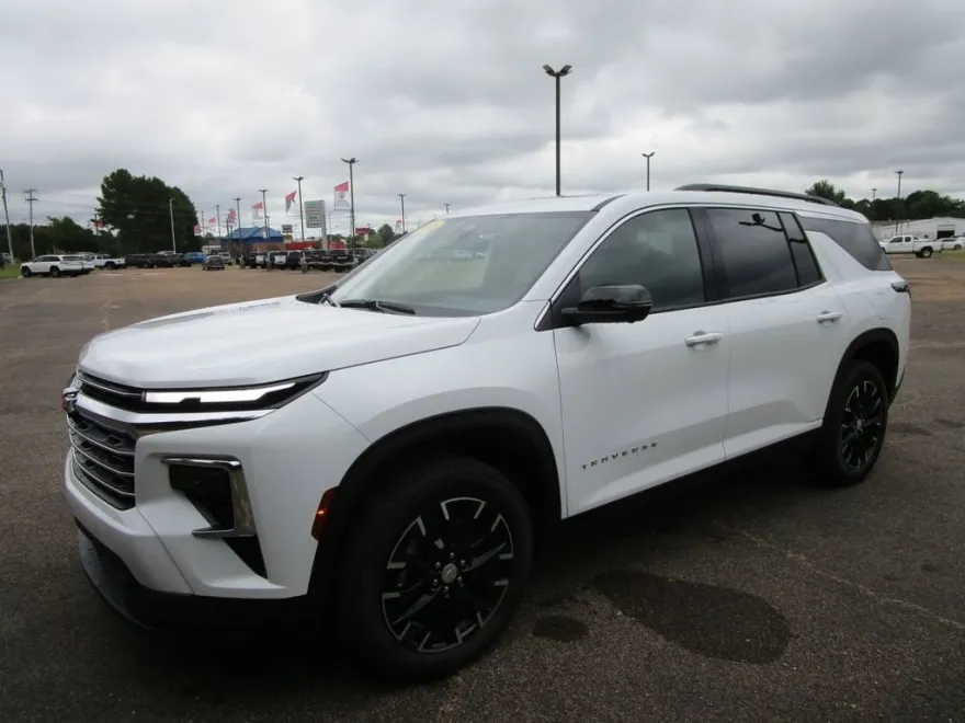 2026 Chevrolet Traverse photo 1