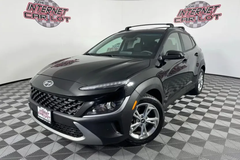 2022 Hyundai Kona SEL photo 1