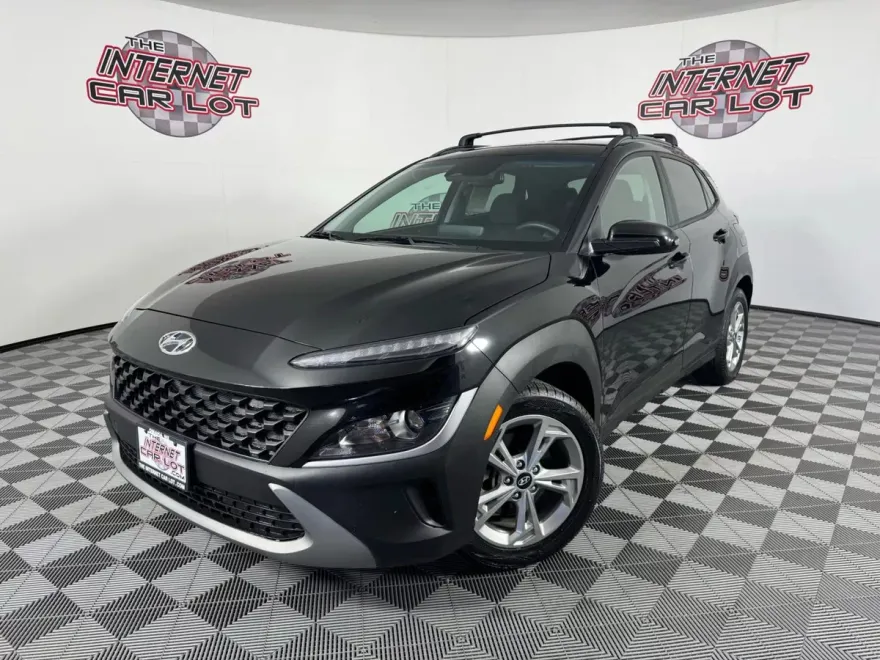 2022 Hyundai Kona SEL photo 1