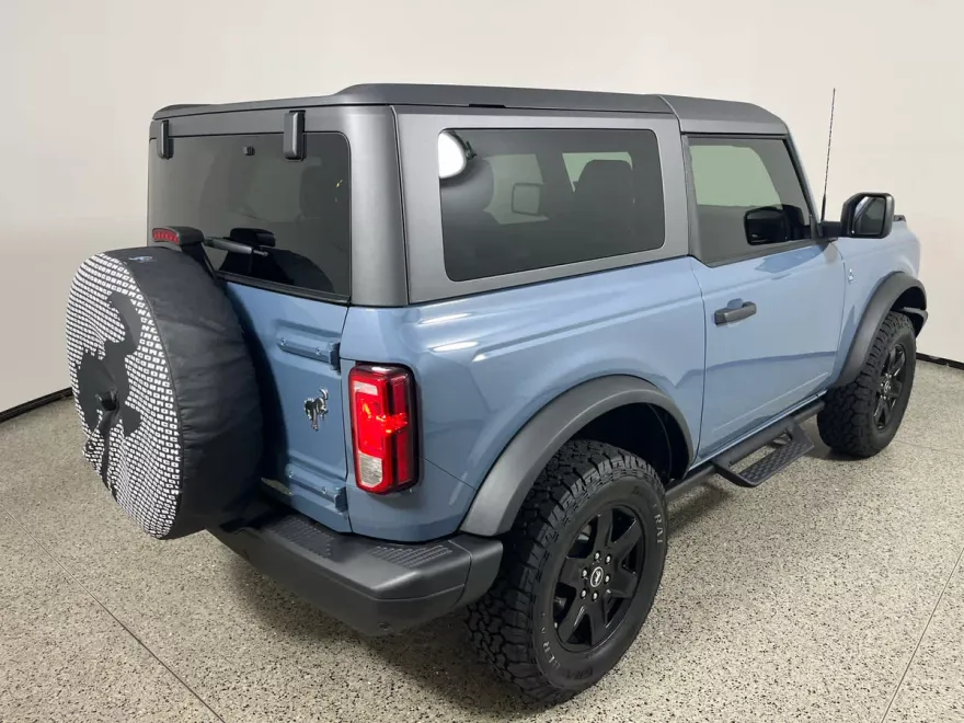 2024 Ford Bronco Black Diamond photo 1