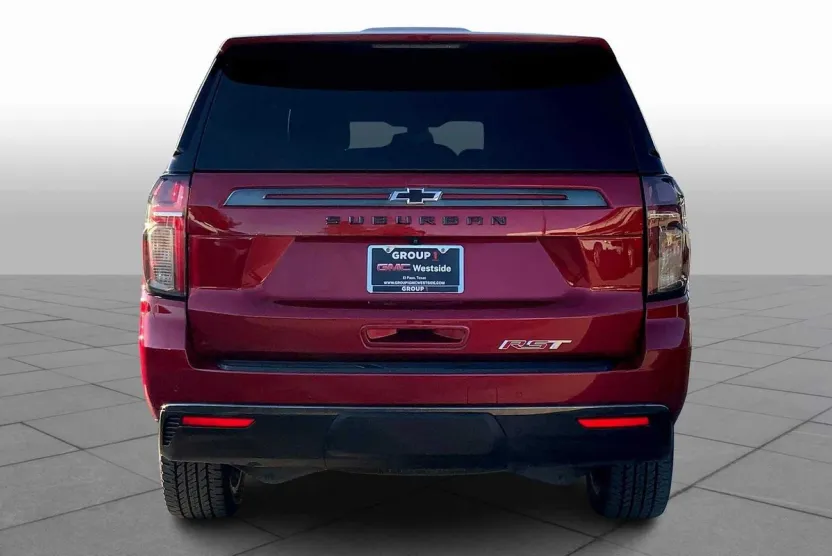 2022 Chevrolet Suburban RST photo 1
