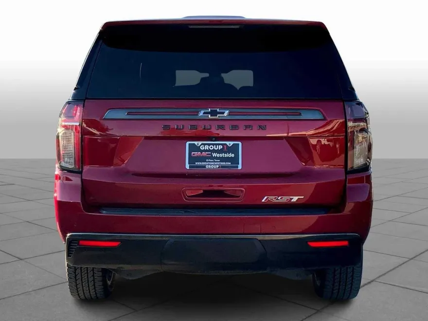 2022 Chevrolet Suburban RST photo 1