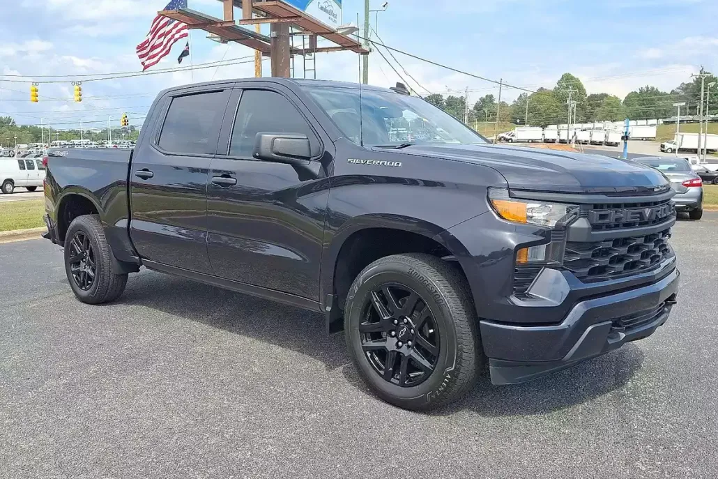 2023 Chevrolet Silverado 1500 Custom photo 1