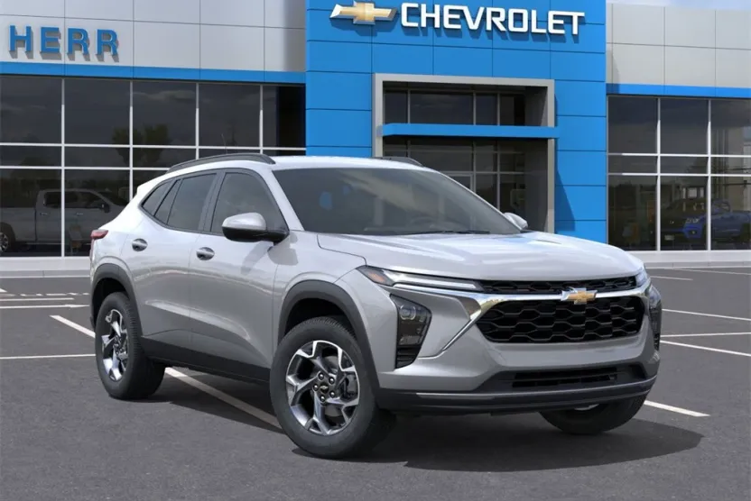 2025 Chevrolet Trax LT photo 1