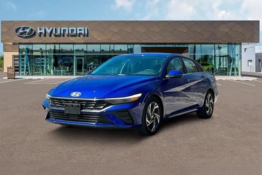 2025 Hyundai Elantra Limited photo 1
