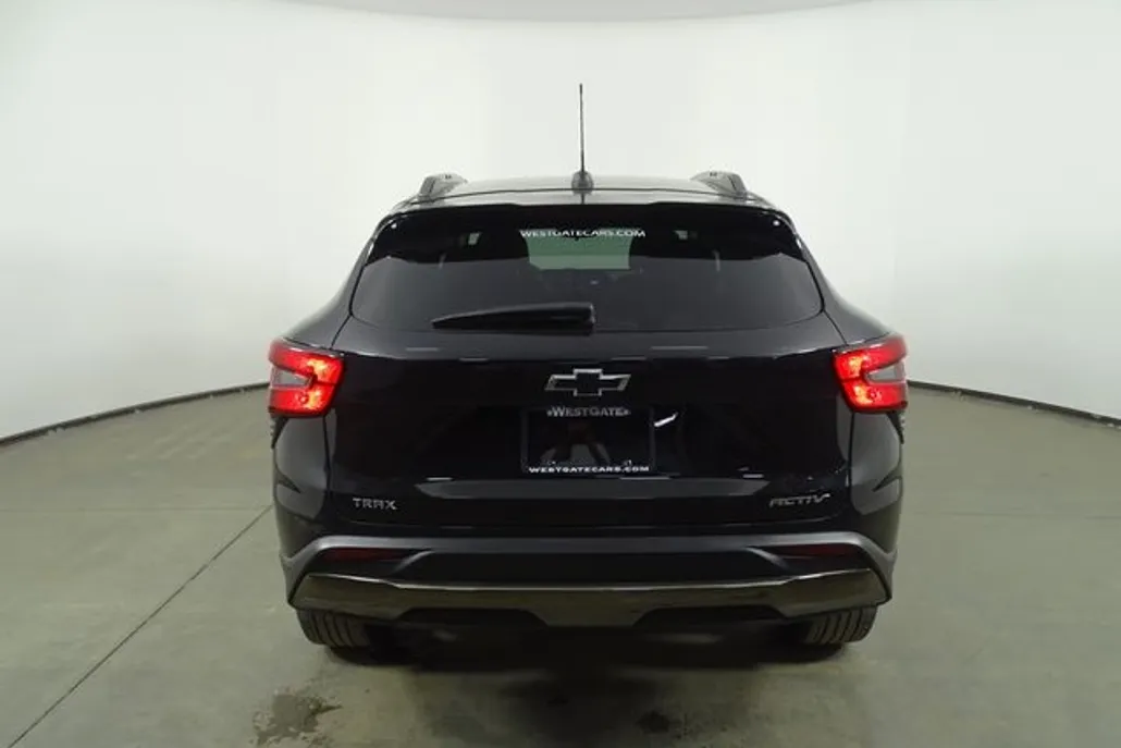 2024 Chevrolet Trax ACTIV photo 1