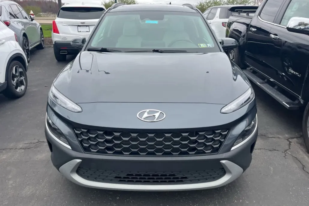 2022 Hyundai Kona SEL photo 1