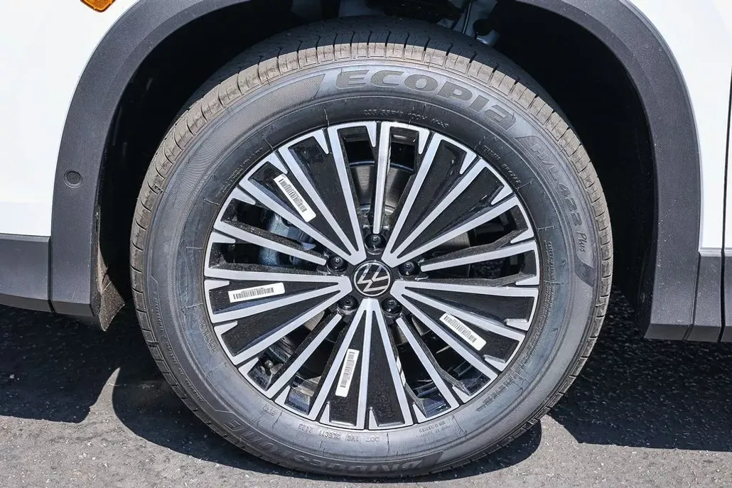 2025 Volkswagen Tiguan S photo 1