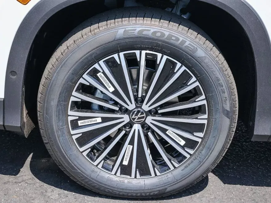 2025 Volkswagen Tiguan S photo 1
