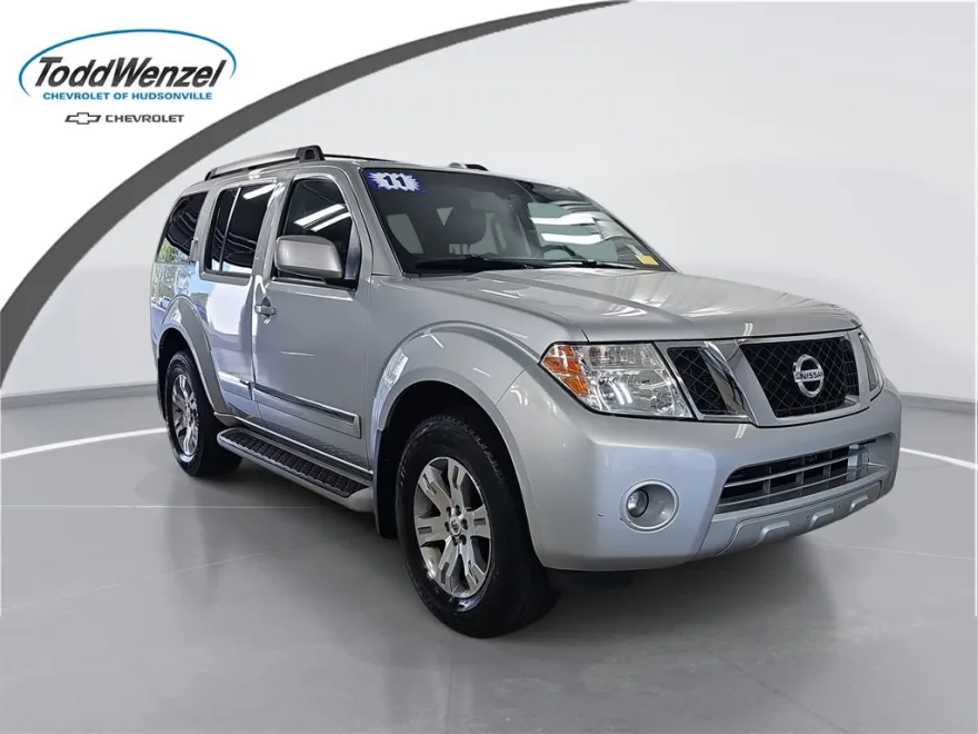 2011 Nissan Pathfinder Silver Edition photo 1