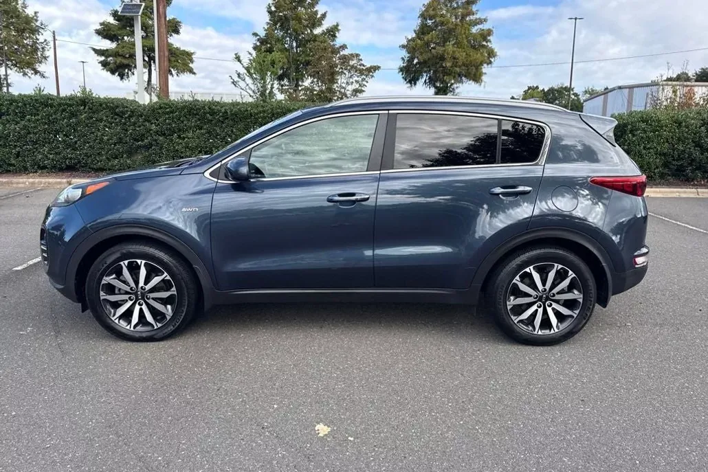 2017 Kia Sportage EX photo 1