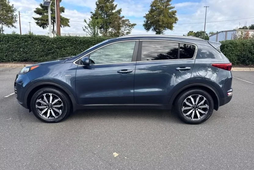 2017 Kia Sportage EX photo 1
