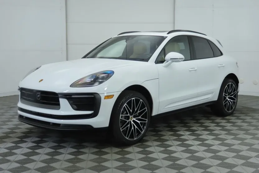 2025 Porsche Macan Base photo 1